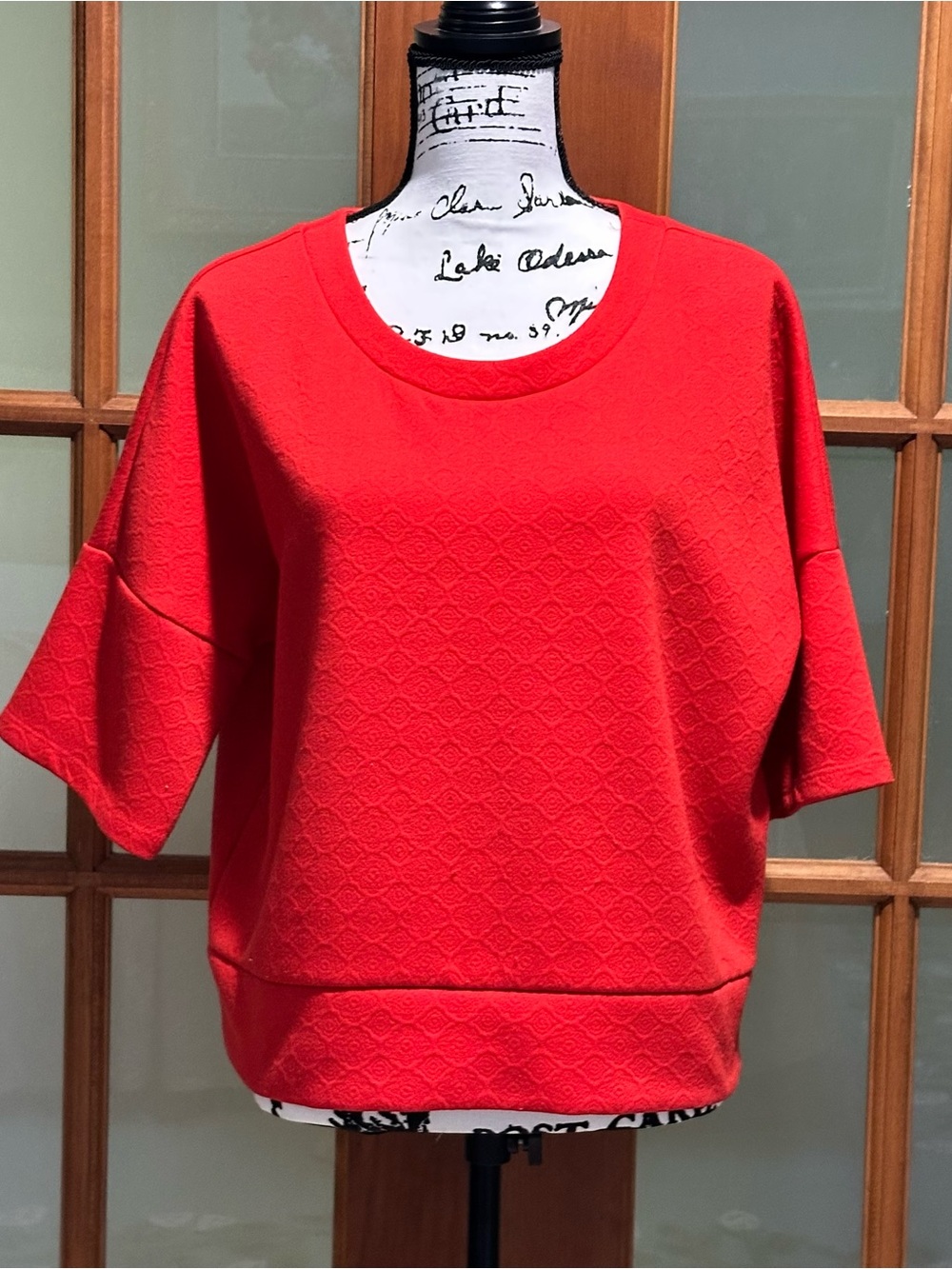 LOFT Bright Orange Textured 3/4 Sleeve pullover. Size L